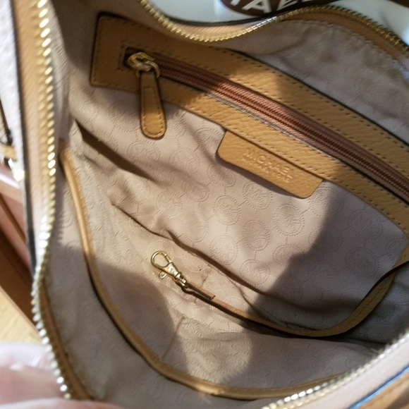 Michael Kors crossbody bag - Picture 3 of 6